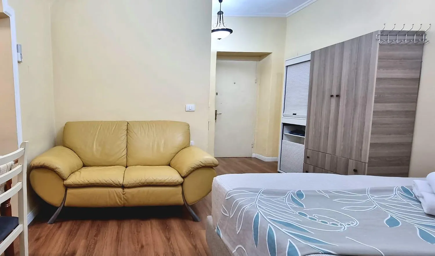 טיראנה Myslym Shyri Cozy Condo 0*,  אלבניה
